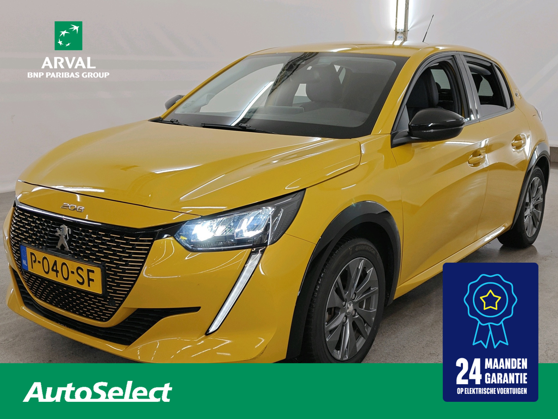 Peugeot e-208 EV 50 kWh 136pk Allure Pack | SOH 90% | Connect 3D Nav | Camera | LED | PDC | CarPlay | Getint glas | 16" All Season