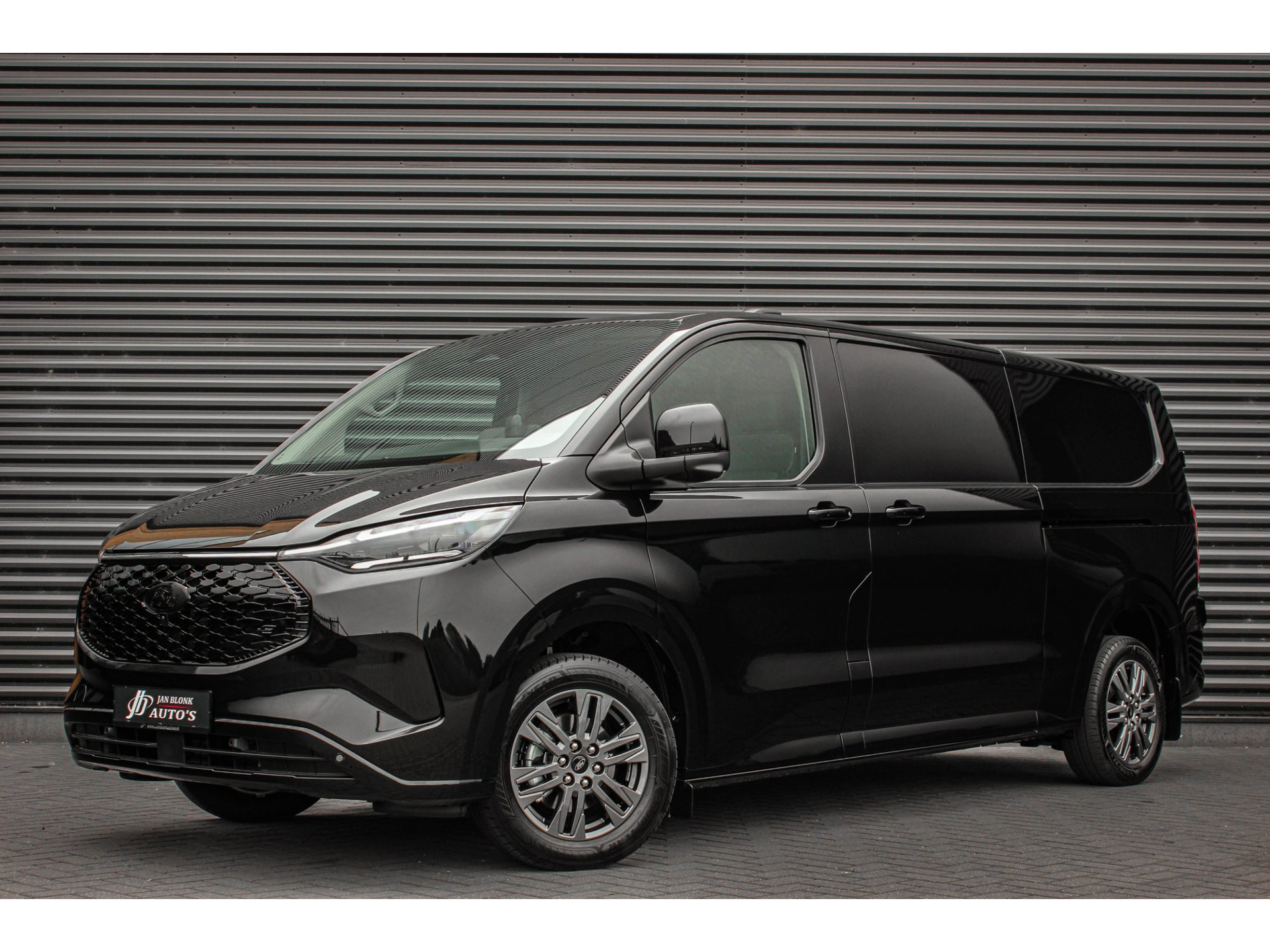 Ford E-Transit Cust. 340 L2H1 Limited 71kWh 218PK / 360 CAMERA / 370KM RANGE / APPLE CARPLAY /DRIVERS- PACK / FULL OPTION