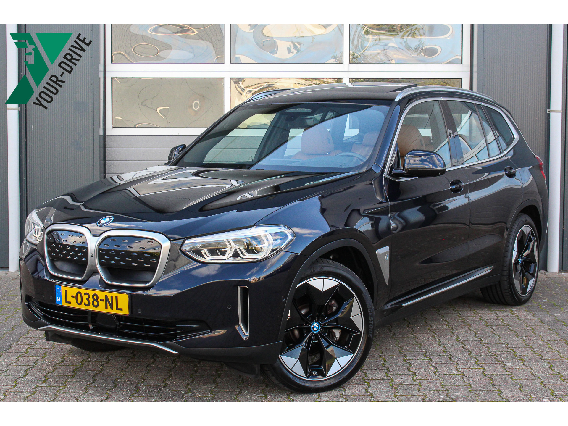 BMW iX3 High Executive 80 kWh | 12 Mnd. Garantie & SOH 99,4%| Nette en zeer complete iX3 met historie