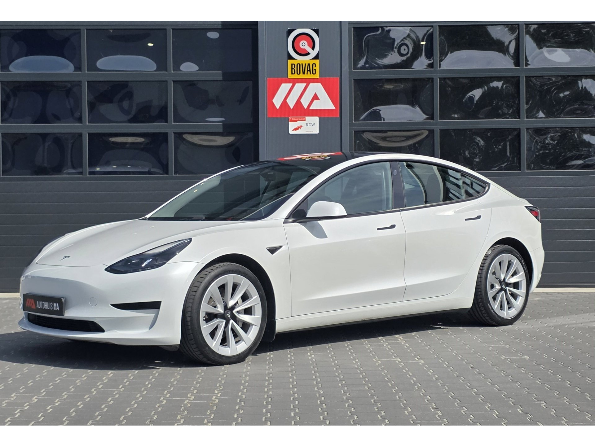 Tesla Model 3 Standard RWD Plus 60 kWh | FSD3 | WARMTEPOMP | PANO | 360 CAMERA
