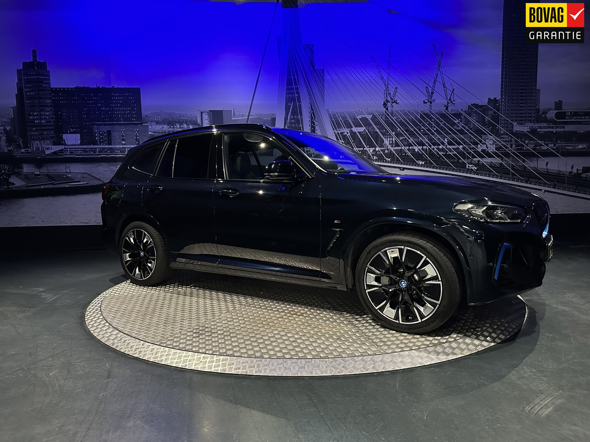 BMW iX3 High Executive 80 kWh *Panoramadak*360camera*HUD*HarmanKardon*