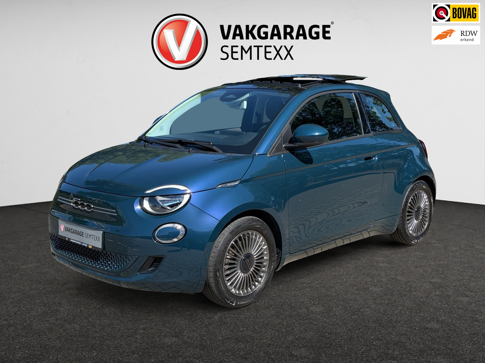 Fiat 500e RED 42 kWh Icon | Clima | Cruise | Navi | PDC Achterzijde | Stoelver. | Elektrisch Open Dak | Carplay | Android Auto
