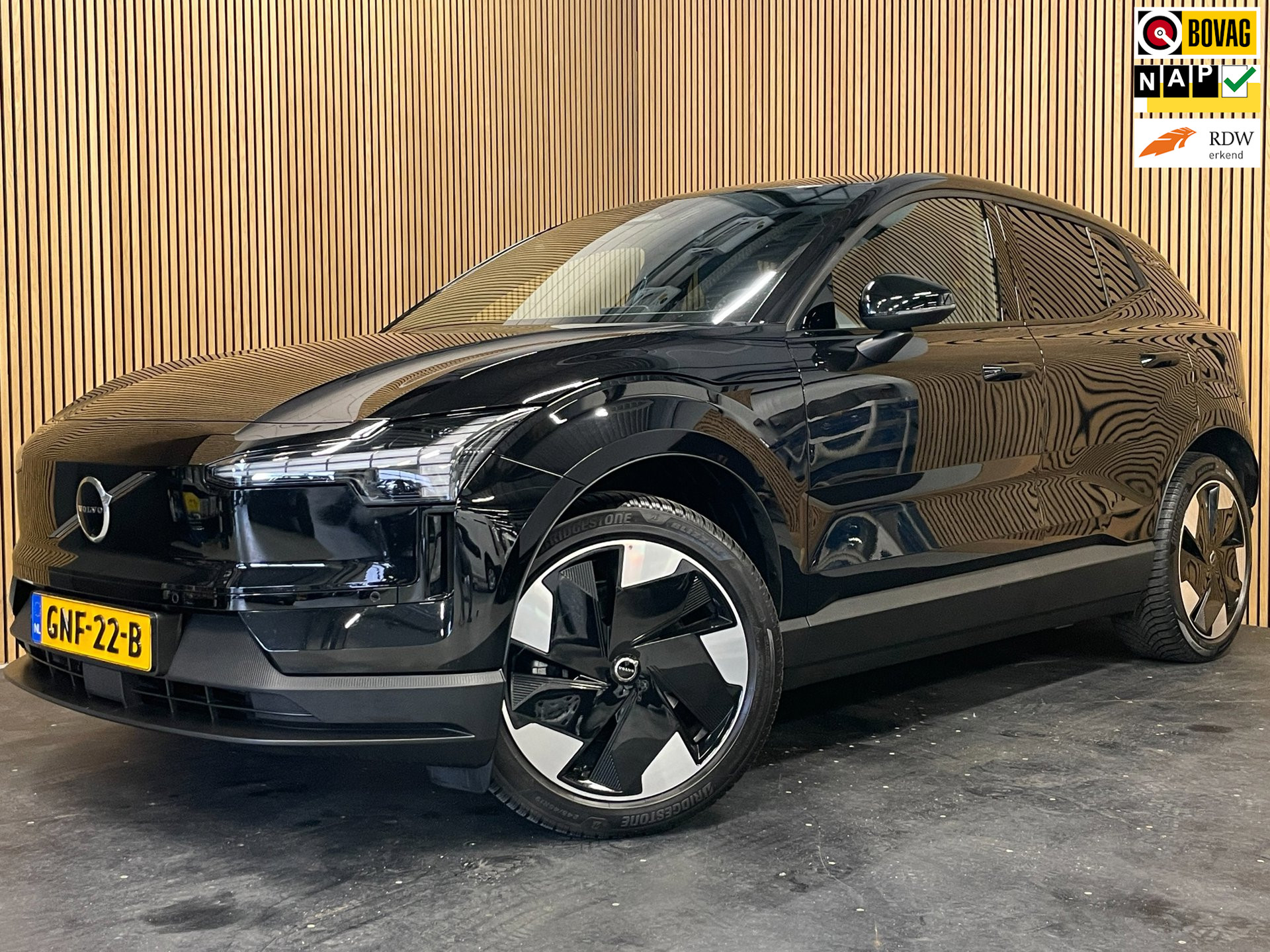 Volvo EX30 Single Motor Extended Range Plus 69 kWh|94% SOH|476 WLTP|GROTE ACCU|CAMERA|CLIMA+CRUISE|STOELVERWARMING|NL-AUTO|NAP|
