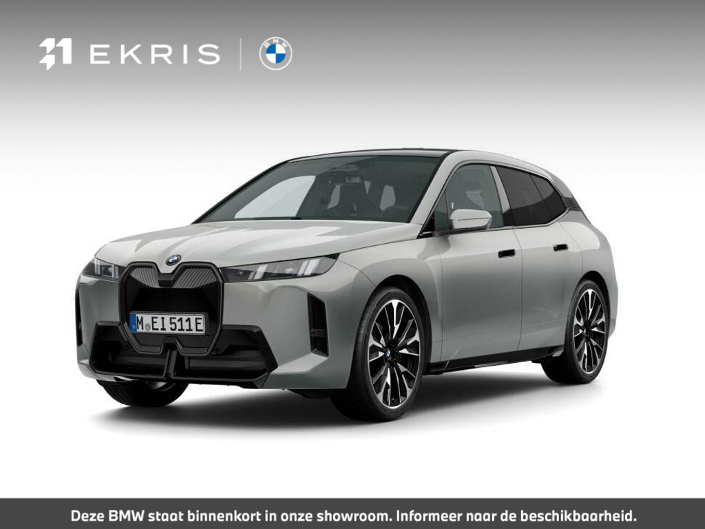 BMW iX xDrive45 101 kWh