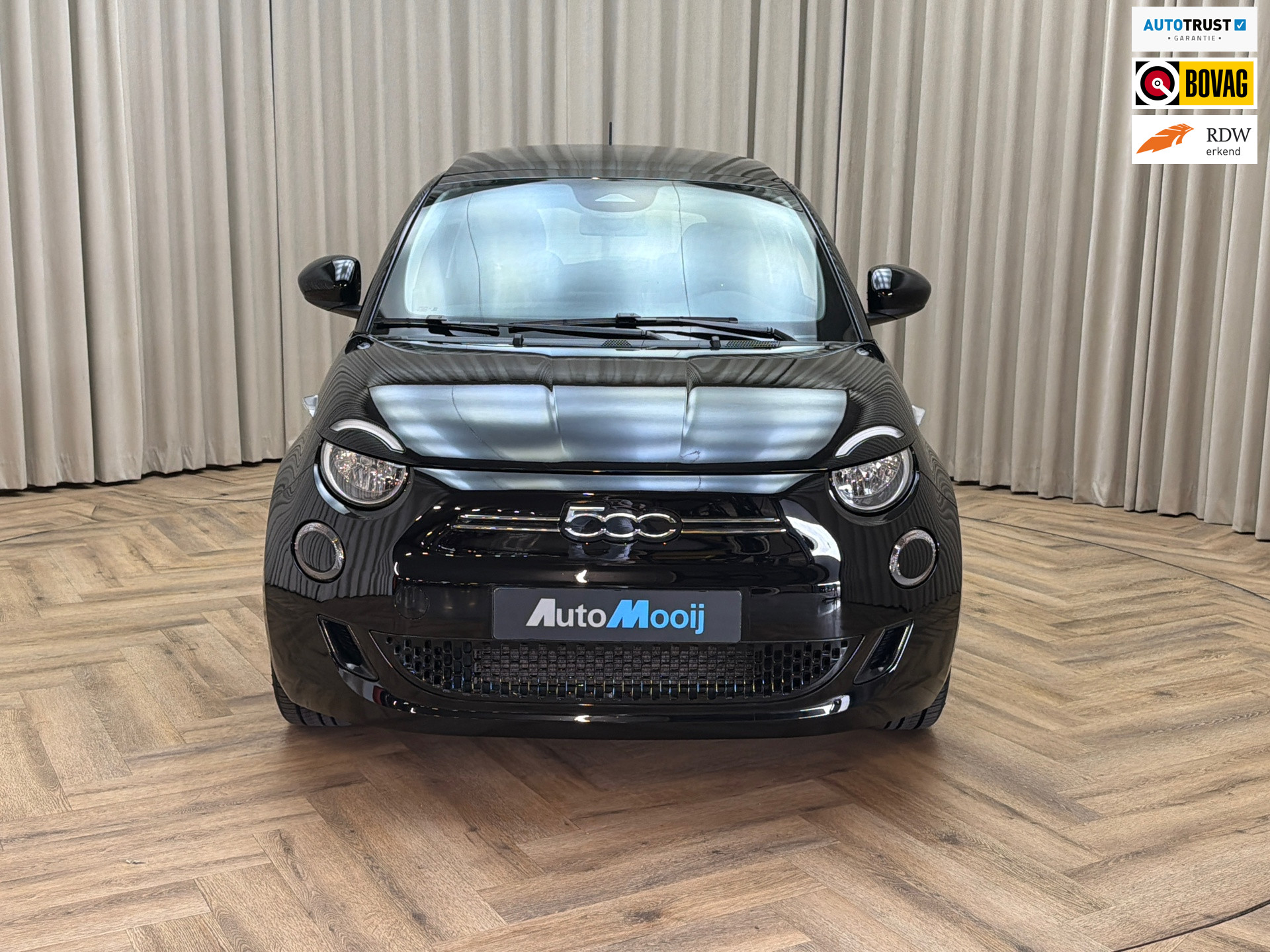 Fiat 500 Icon 42 kWh | Panorama dak | Navi | Carplay | Orig. NL