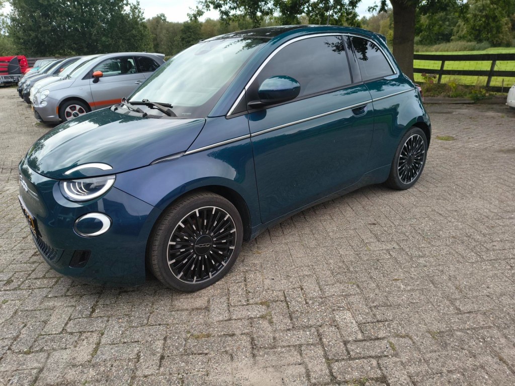 Fiat 500e 500 E-La Prima-42KW-Snelladen-Carplay-Meer...