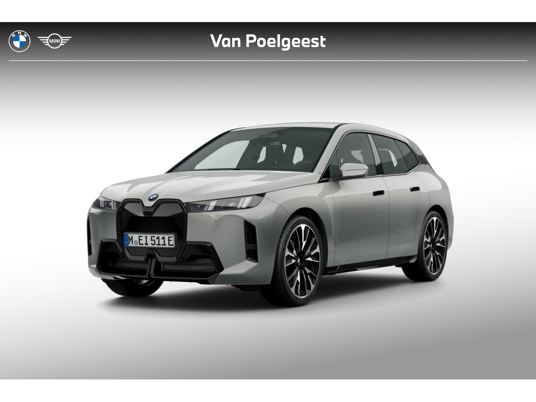 BMW iX xDrive45 101 kWh
