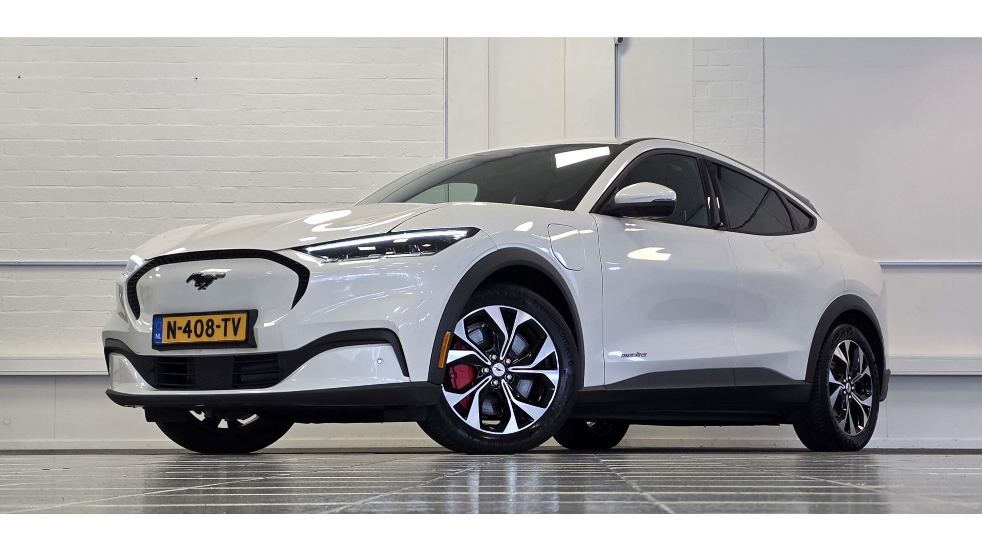 Ford Mustang Mach-E RWD 75 kWh 1e Eigenaar Trekhaak Leder Mooi!