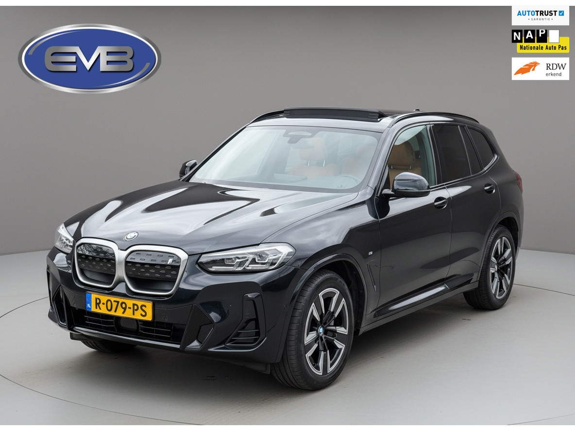 BMW iX3 M SPORT pakket 80 kWh, panoramadak, vol opties, 1 e eigenaar,conjac sport leder, Origineel NL auto met nap