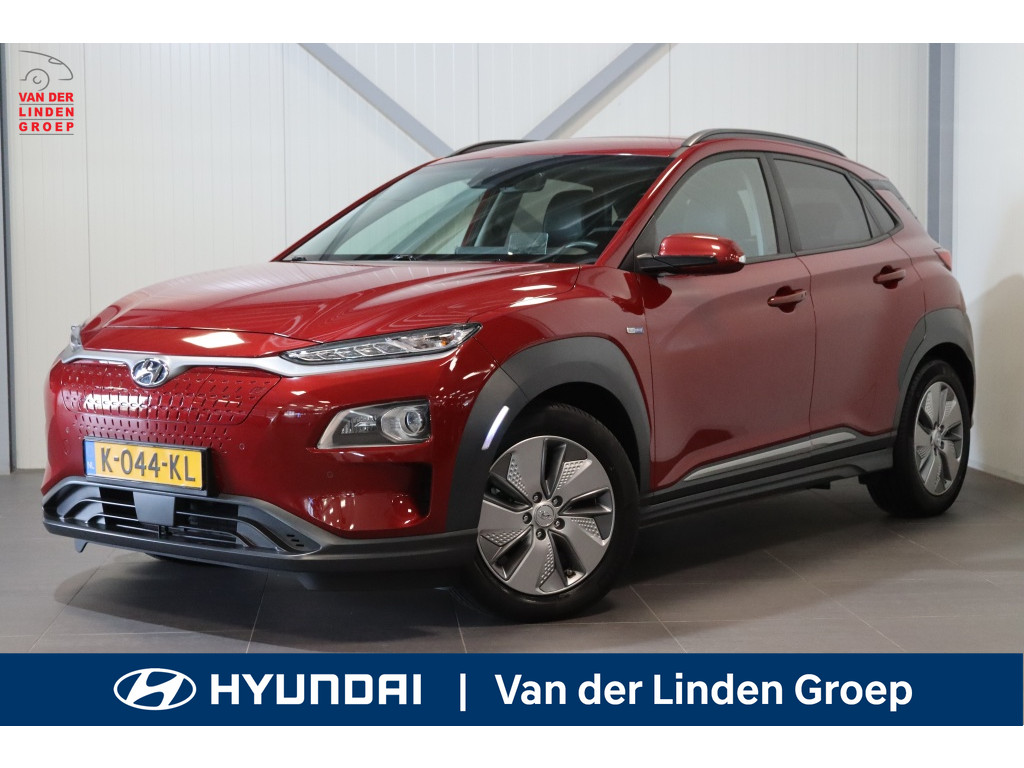 Hyundai Kona EV Premium 64 kWh|Leder|3-Fase|SOH100%|Navi|PDC|Winter|Rijklaar|
