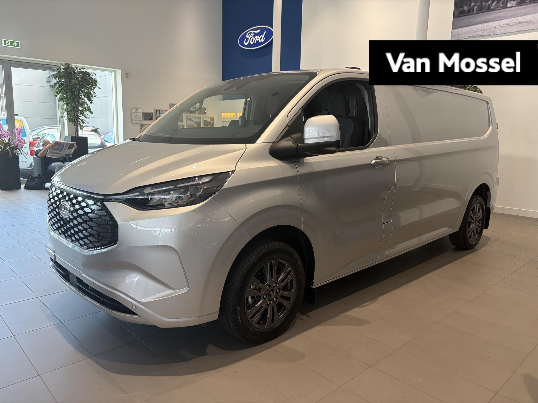 Ford E-Transit Custom 340 L2H1 Limited 71 kWh