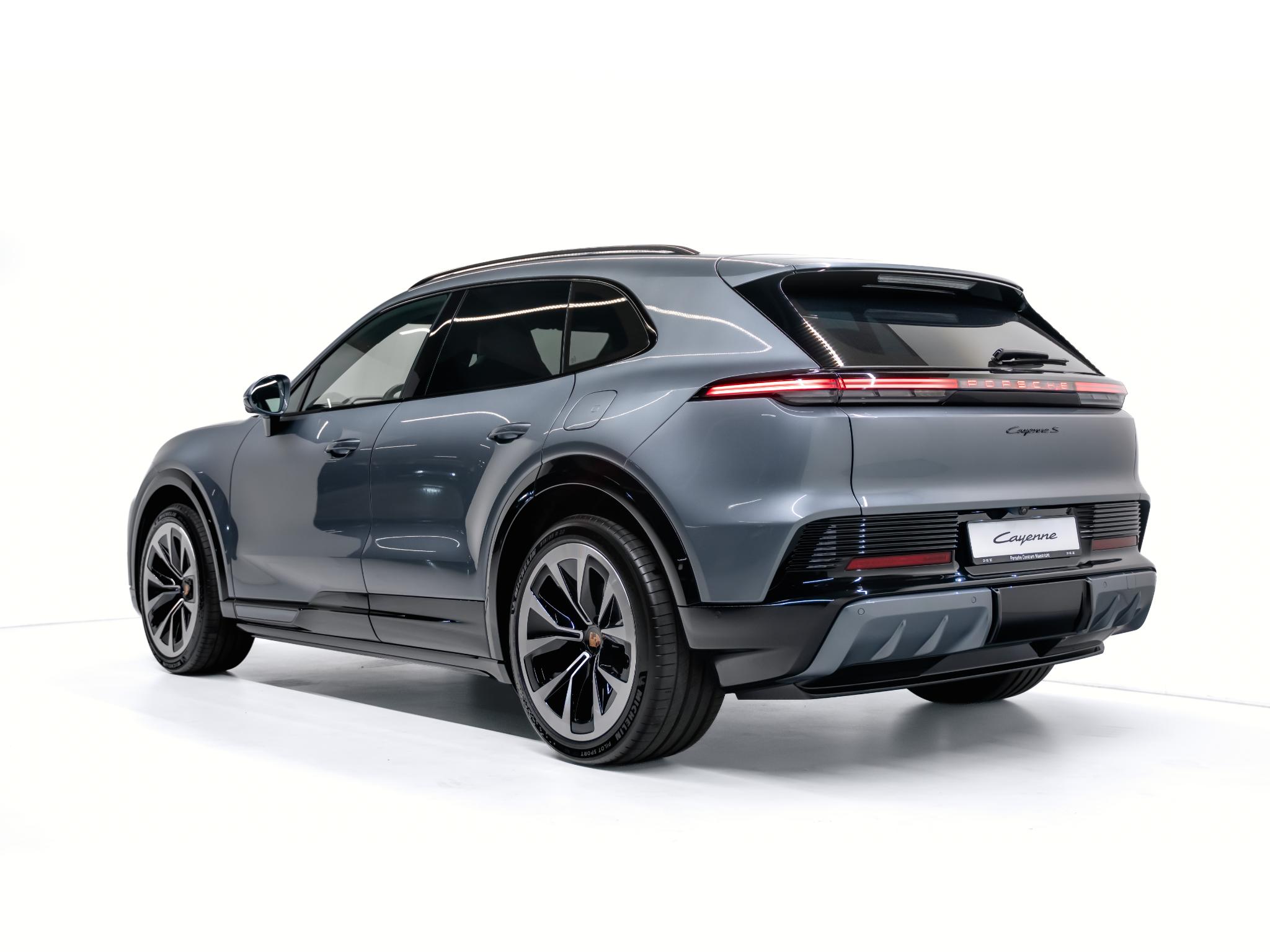 Porsche Cayenne S Electric