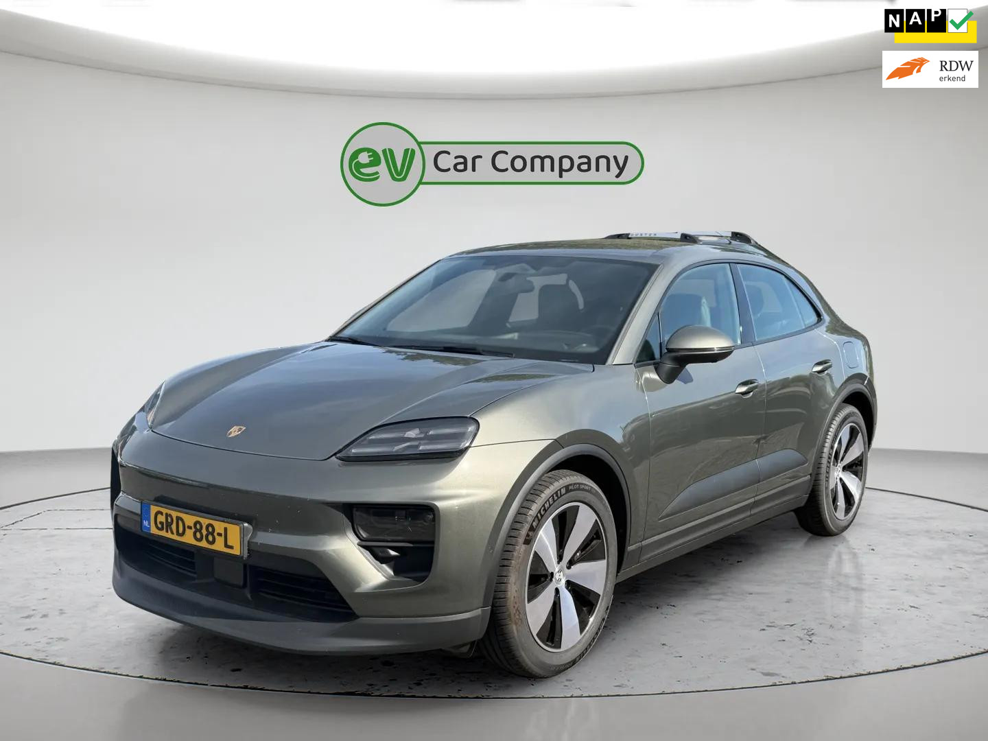 Porsche Macan 4 100 kWh | SOH 99% | Headup | Bose Audio | Lederen Bekleding | 360 Camera | Porsche InnoDrive | Comfortstoelen
