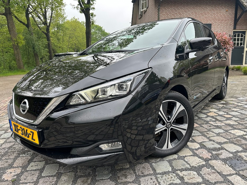 Nissan Leaf Tekna 40 kWh €17.777 incl.BTWenSubsidie ecc,lmv,zwartleer,navi,led,dglas,cruise