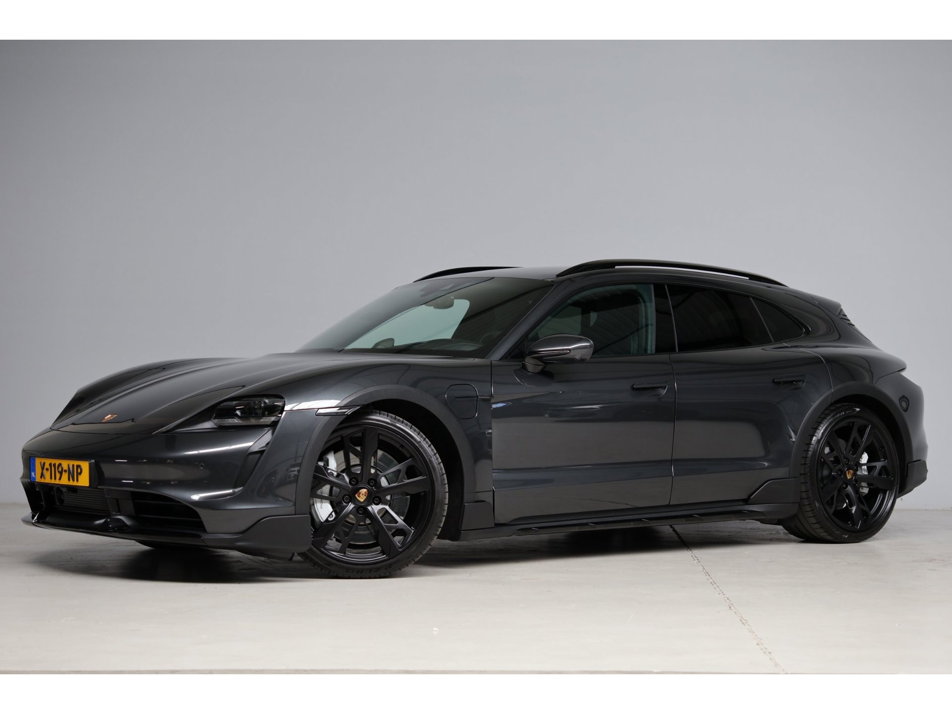 Porsche Taycan Cross Turismo Turbo 93 kWh | burmester | achterasbesturing | head-up | bijrijdersdisplay | carbon | 1e eigenaar