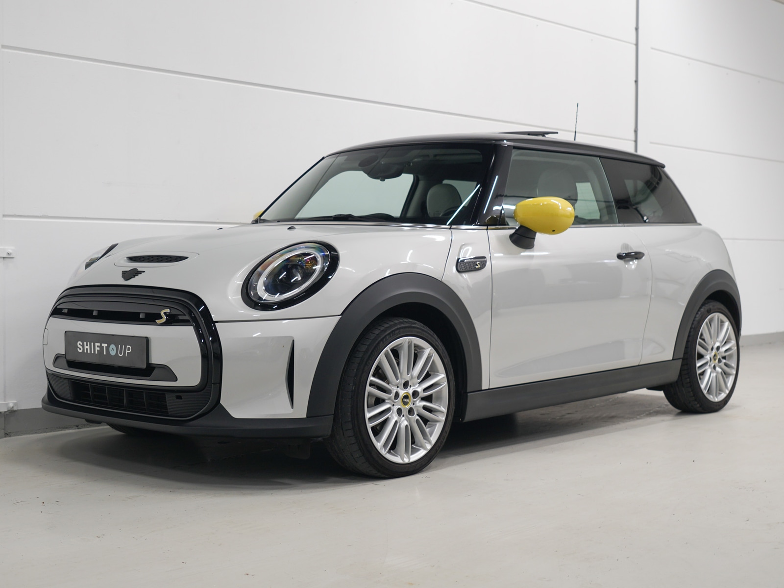 MINI Electric 33 kWh Panoramadak | Yours Leder | CarPlay