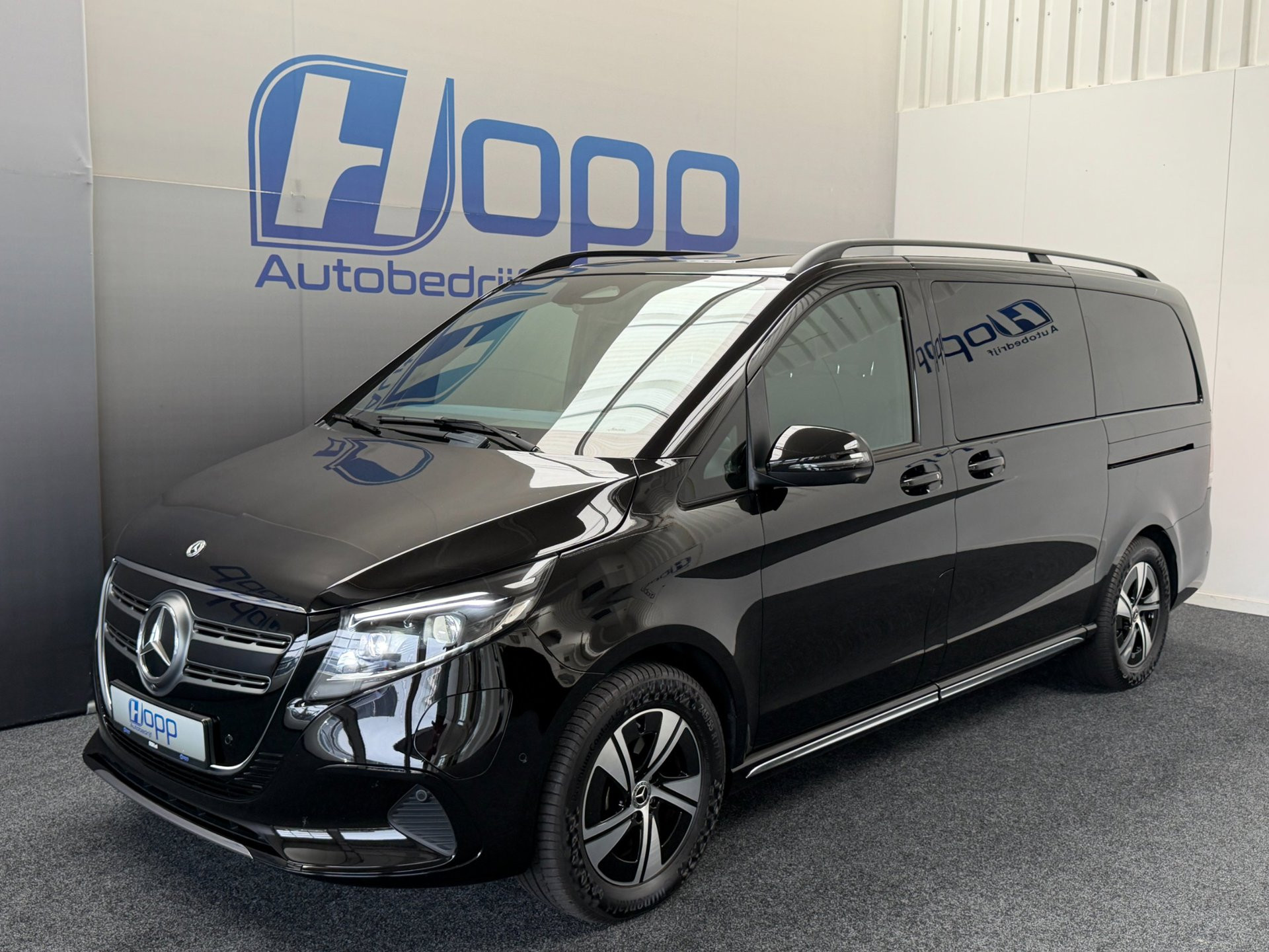 Mercedes-Benz EQV 300 L2 - 8-pers - AMG Facelift - Inter. & Exter. pakket - 360 - Elec. deuren - Vol Opties - Incl. Garantie