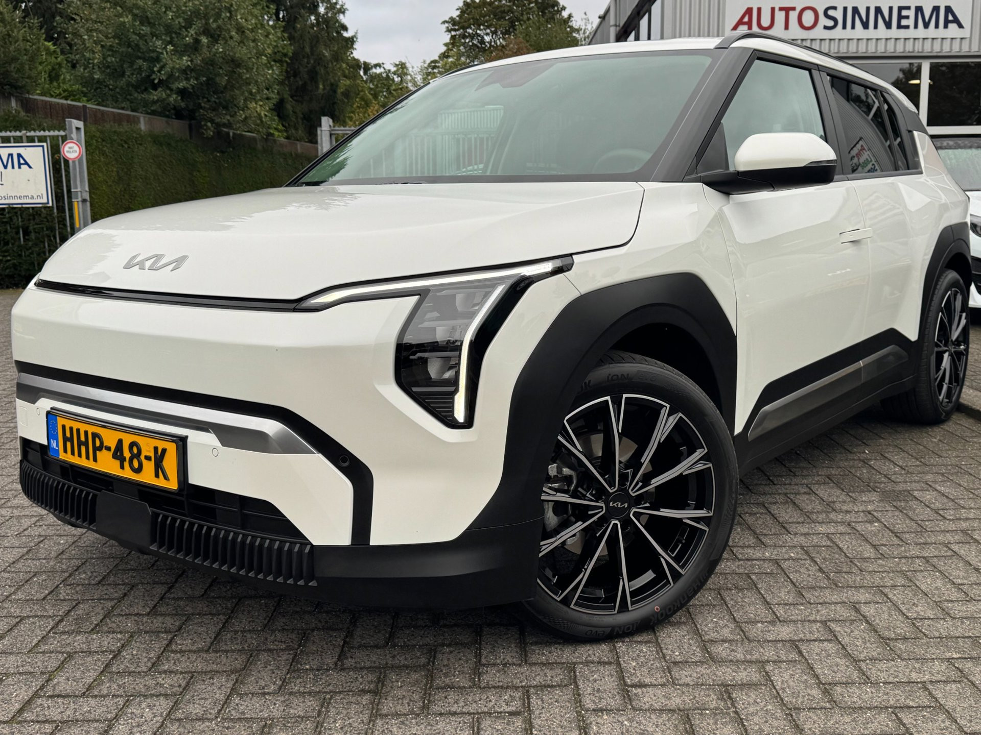 Kia EV3 Plus 81.4 kWh | 19" Velgen | 1e eigenaar | Stoelverwarming | Stuurverwarming |