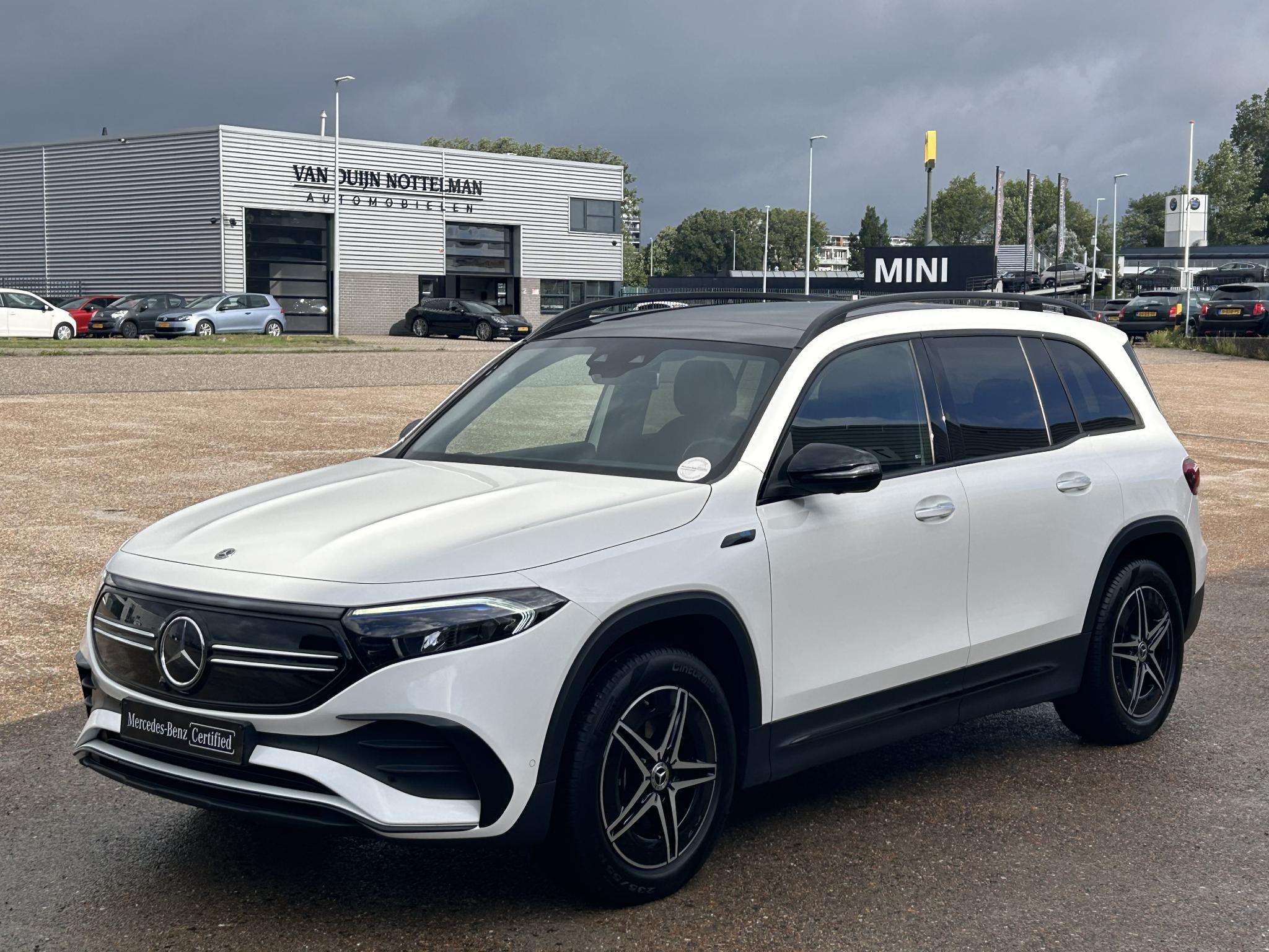 Mercedes-Benz EQB 350 4MATIC AMG Line 7p. 67 kWh
