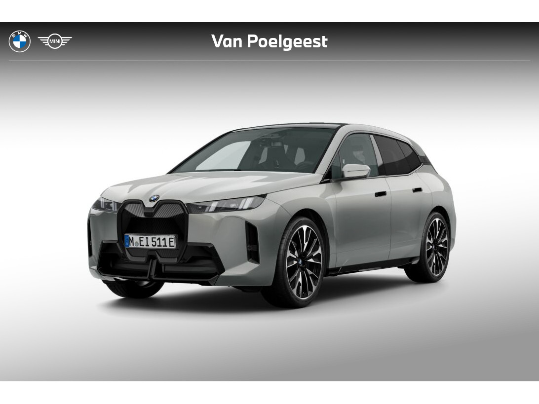 BMW iX xDrive45 101 kWh