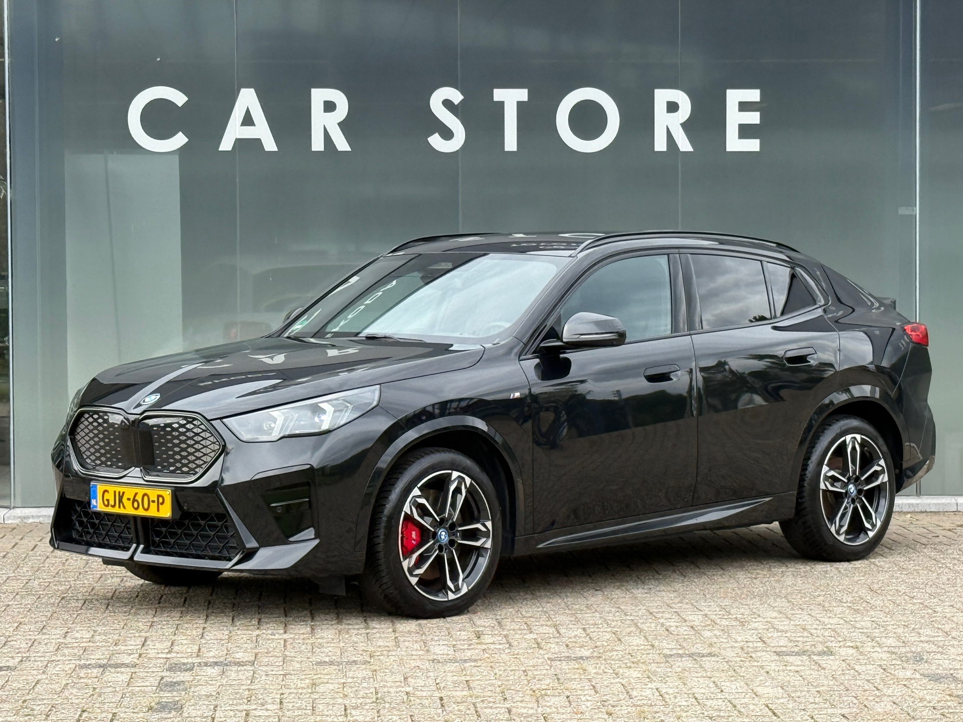BMW iX2 EDrive20 67 kWh 100% SOH M-Sport Vol uitgevoerd