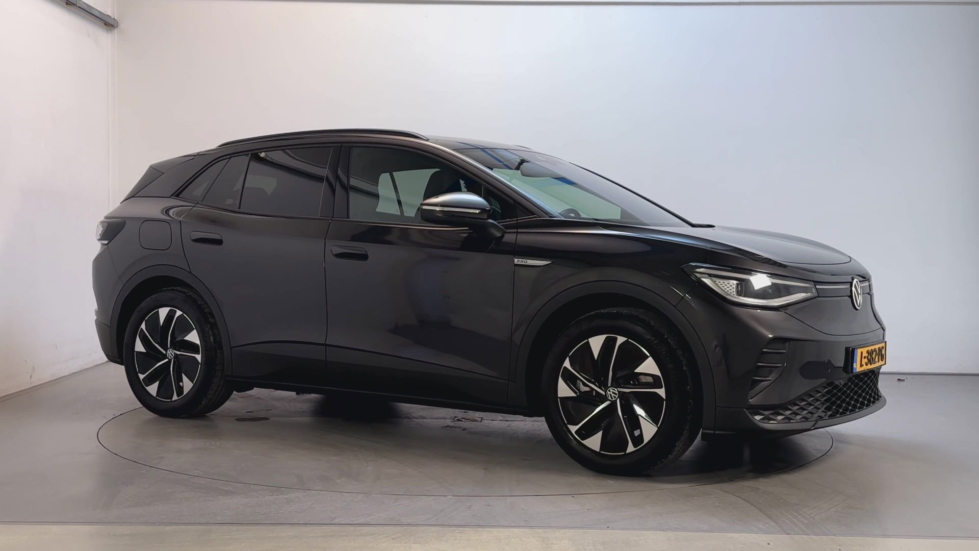 Volkswagen ID.4 Business 77 kWh SoH 93% Camera Stoelverwarming Navigatie App-Connect DAB+