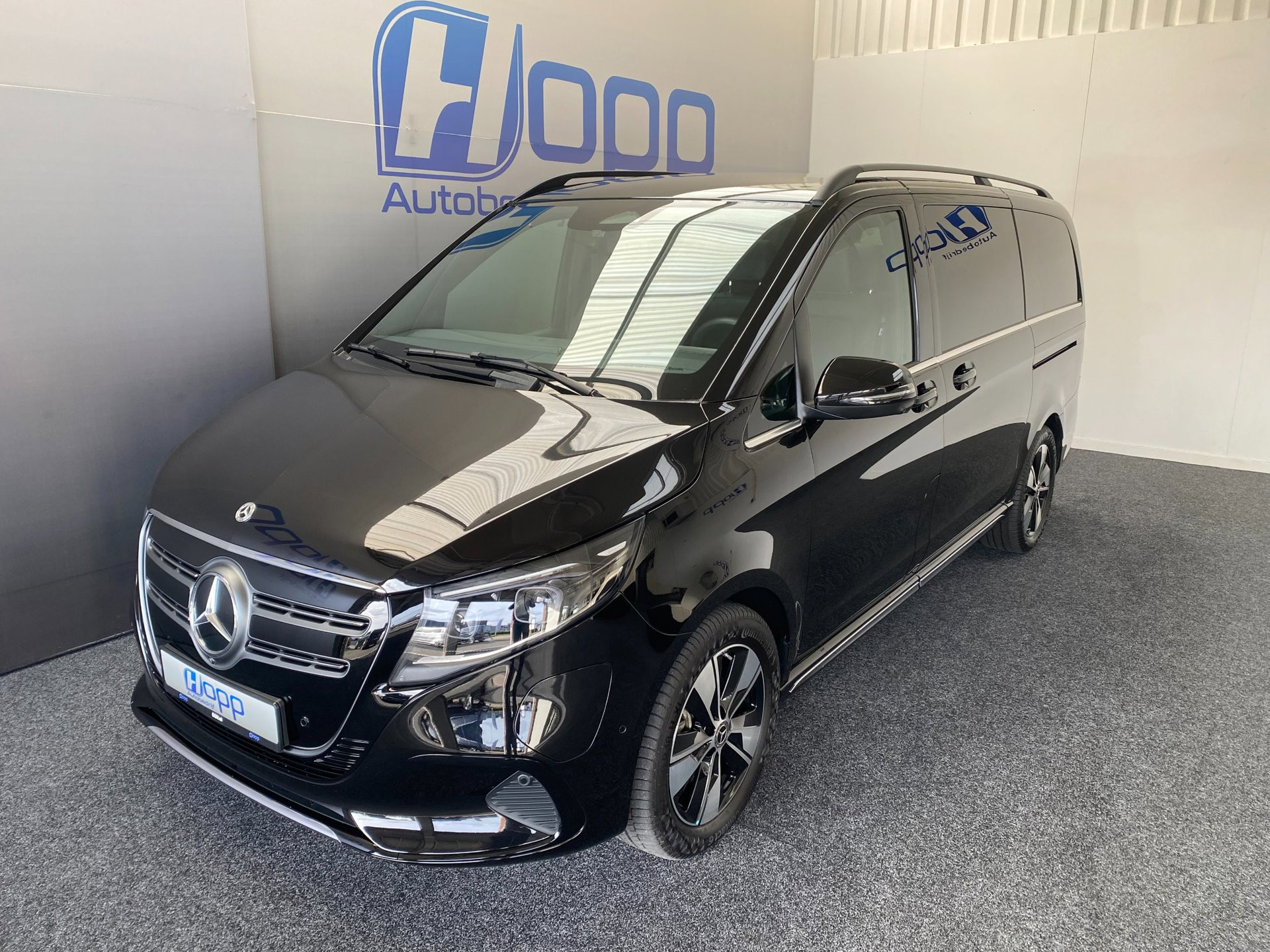 Mercedes-Benz EQV 300 L2 Facelift - 8-pers - AMG - PANO - Exter. pakket - 360 - Elec. deuren - Vol Opties - Incl. Garantie