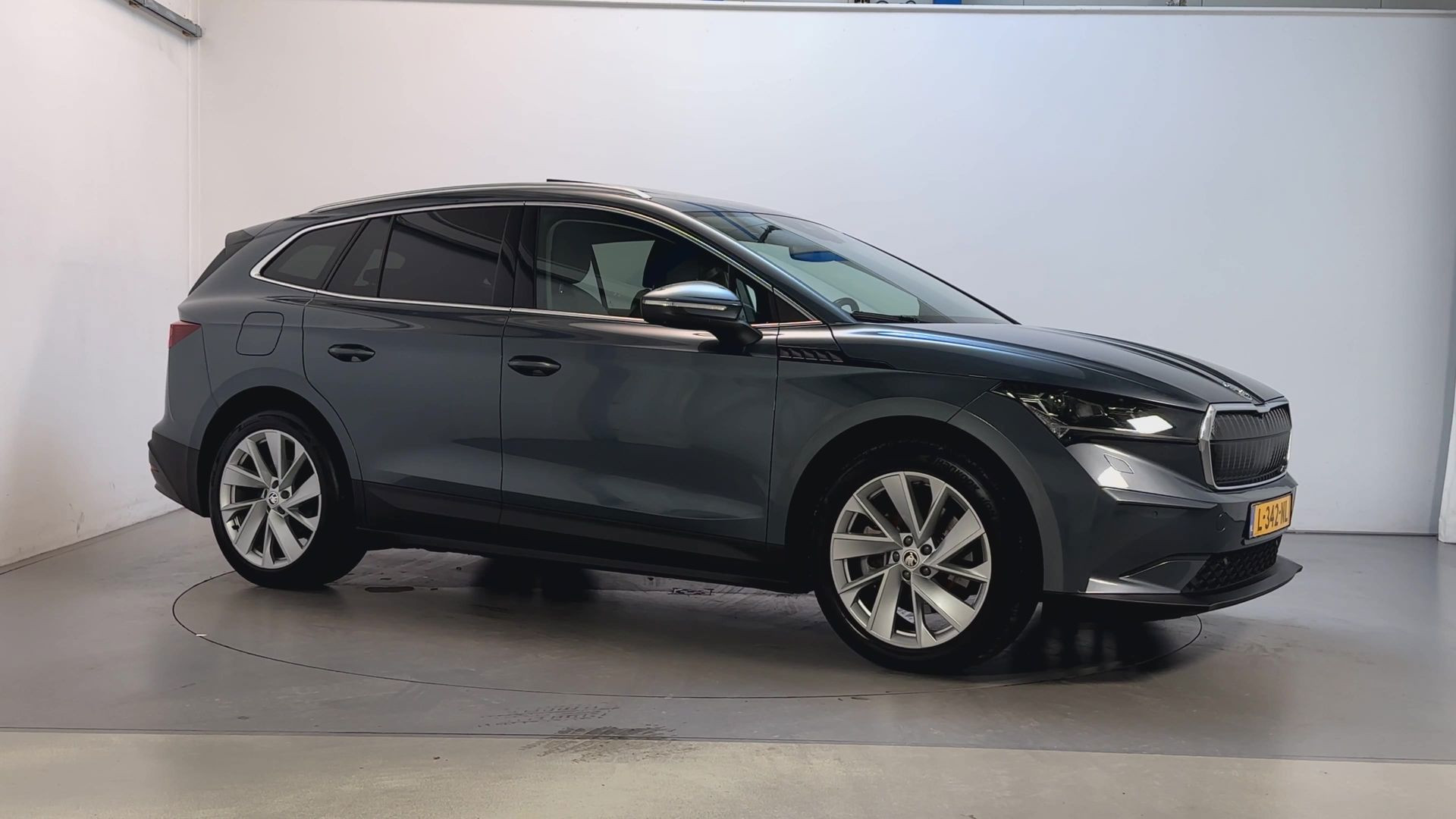 Škoda Enyaq iV 80 SoH 93,12% Panoramadak Camera Stoelverwarming Adaptive Cruise