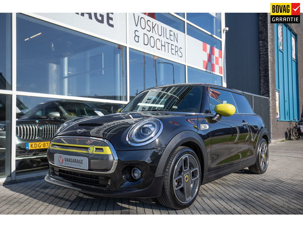 MINI Electric Cooper MINI Greenwich 33 kWh | Panoramadak | Verwarmde stoelen | Camera