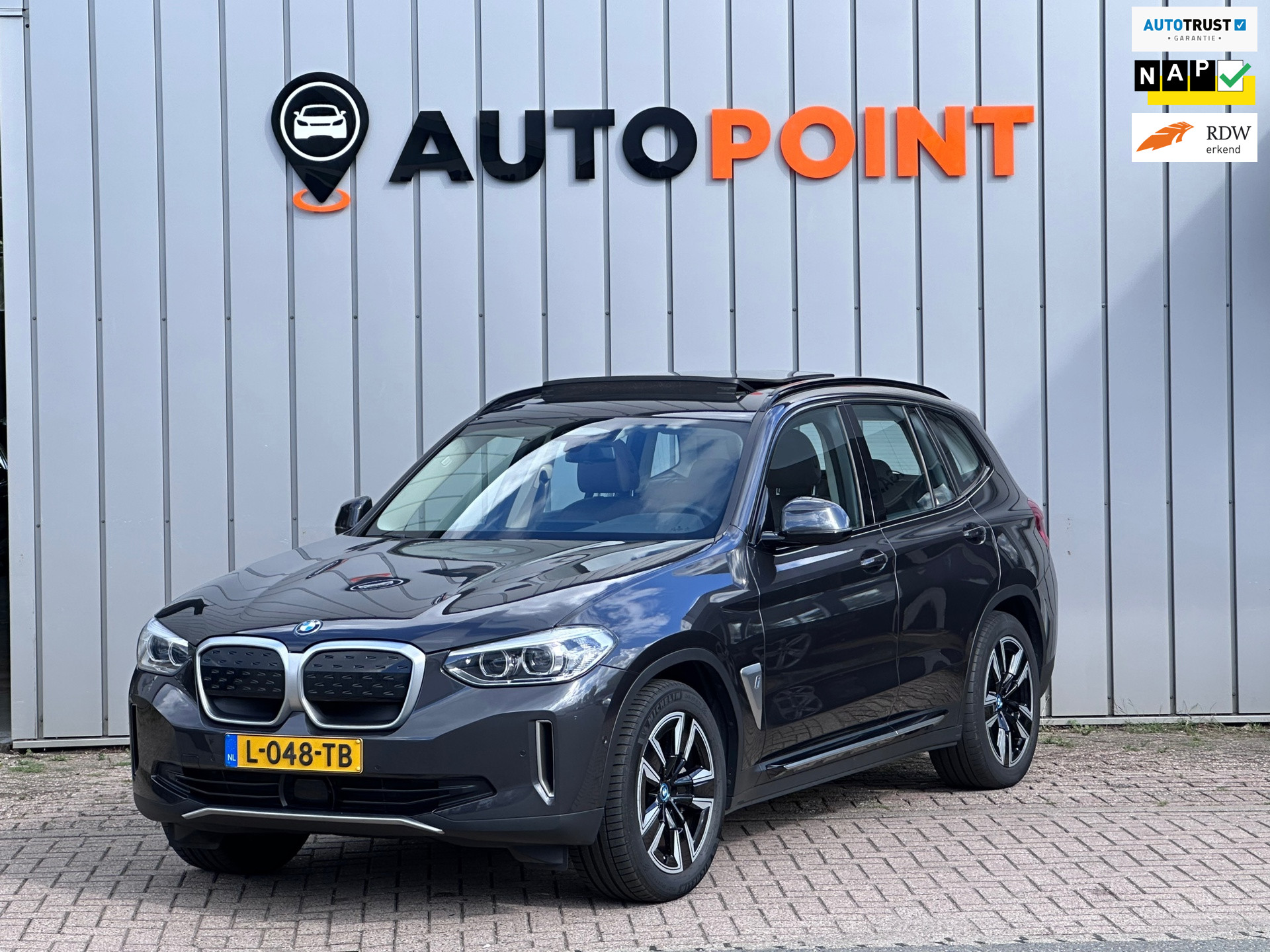 BMW iX3 Executive 80 kWh SOH 100 % PANO LEER 1 EIG ORG NEDERLANDS