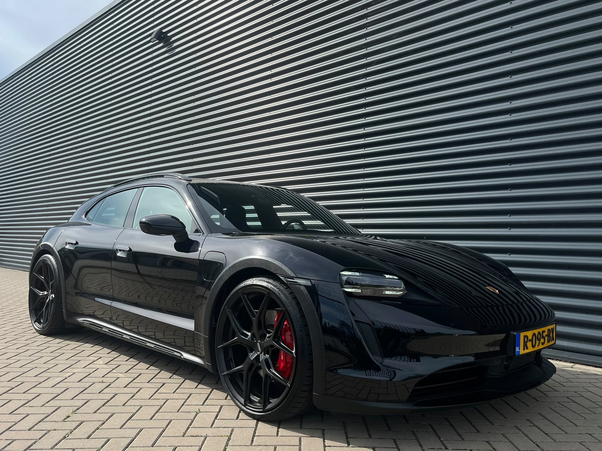 Porsche Taycan Cross Turismo 4S 93 kWh | Chrono | Duel Display | 22"Vossen | Full Options |