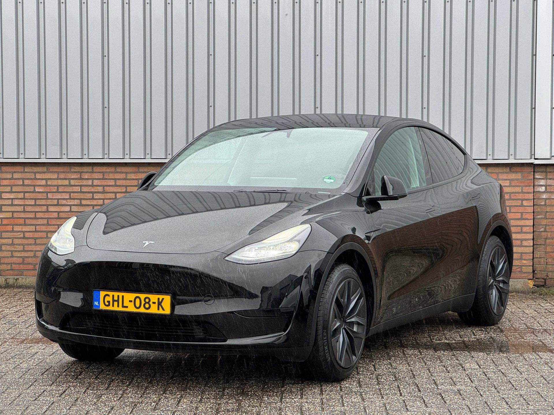 Tesla Model Y RWD 58 kWh HW4