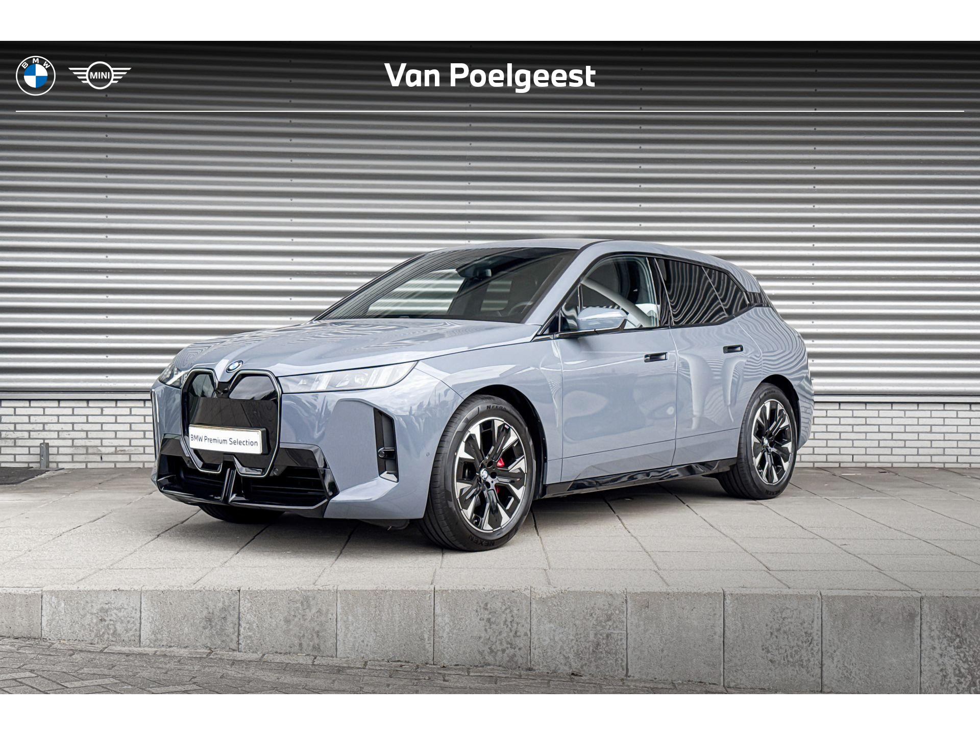 BMW iX xDrive45 101 kWh